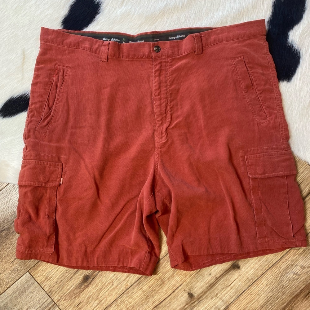 Vintage orange silk linen cargo shorts Tommy Bahama pockets and a button closure
